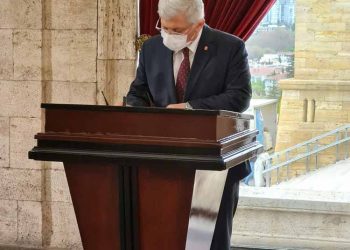 Türk Veteriner Hekimleri Birliği’nden Anıtkabir’e ziyaret