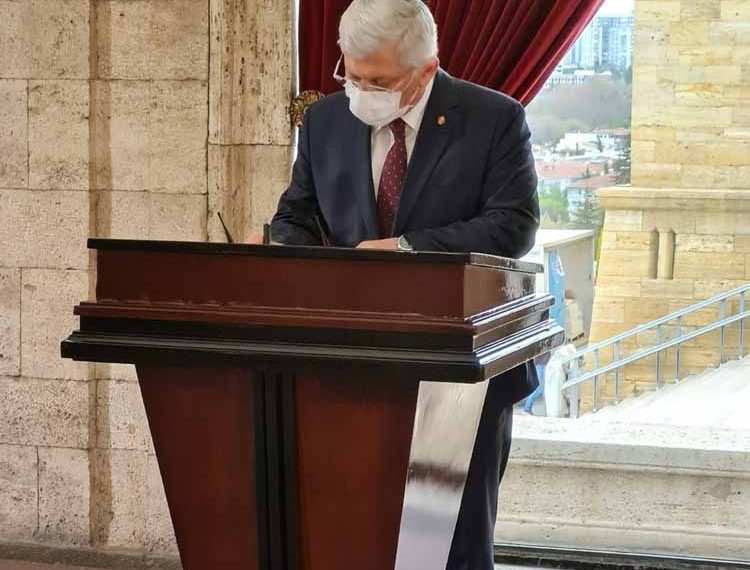 Türk Veteriner Hekimleri Birliği’nden Anıtkabir’e ziyaret