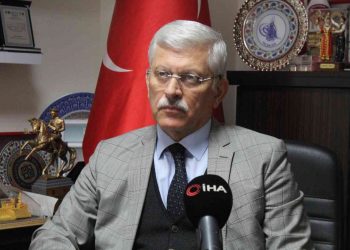 Türk Veteriner Hekimleri Birliği TVHB Merkez Konseyi Başkanı Ali Eroğlu, Hayvanlarda uygunsuz antibiyotiklerin kullanımının insan ve hayvan sağlığını olumsuz yönde etkileyebilecek antibiyotik direnci geliştirmesi riski vardır dedi