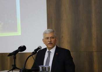 TVHB Merkez Konsey Başkanı Eroğlu, FÜ Veteriner Fakültesi Öğrencileriyle Bir Araya Geldi