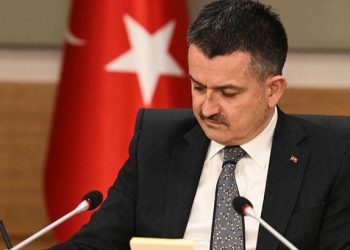 Bakan Pakdemirli: Veteriner Hekimlerimizin pandemide üstlendiği rol hayati önemde