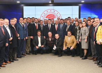 Bakan Pakdemirli Veteriner Hekimlerin Sorunlarını Dinledi