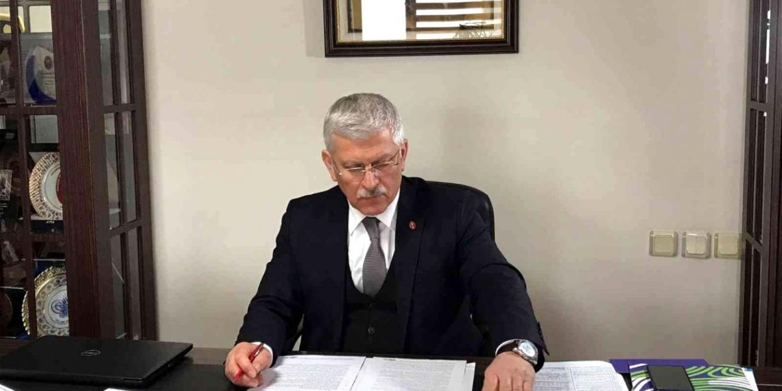 TVHB Başkanı Eroğlu: “Hayvanlardan insanlara geçen hastalıklarla mücadelede en etkili yol tek sağlık yaklaşımıdır”
