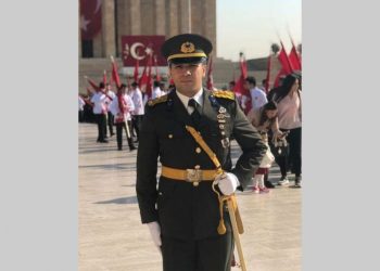 Şehit Üsteğmen Ömer Delibaş’a Allah’tan rahmet, ailesi ve yakınlarına başsağlığı ve sabırlar dileriz.