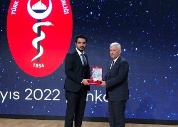 TVHB’den TVHB Öğrenci Konseyine Hizmet Ödülü