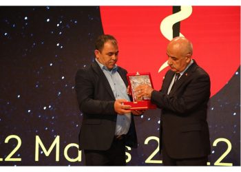 ŞEHİT AĞABEYİNE PLAKET