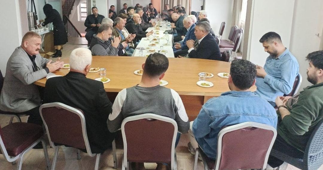 TVHB Merkez Konseyi Başkanı Ali EROĞLU, Adana Veteriner Hekimleri Odası Genel Sekreteri Üzeyir CAN’ın Oğlu Emre Can’ı Anma Programına Katıldı