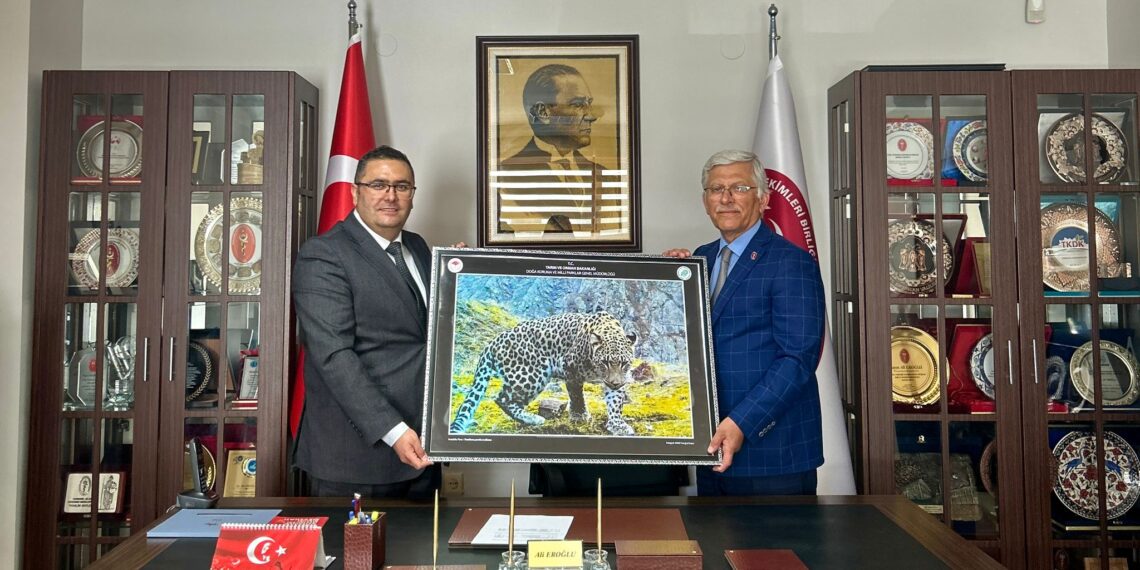 Tarım ve Orman Bakanlığı Doğa Koruma ve Milli Parklar Genel Müdür Yardımcısı Sayın Paşa Enver Baysa ile Yaban Hayvanı Üretimi ve Rehabilitasyonu Şube Müdürü Sayın Vural Mutiş Birliğimizi Ziyaret Etti