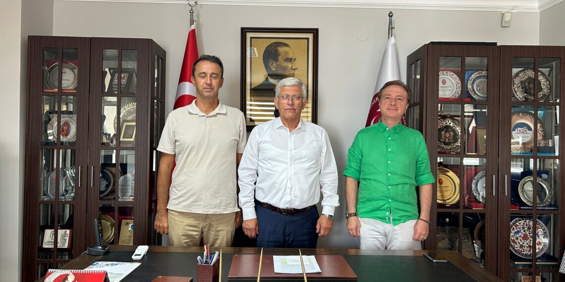 Mersin Üniversitesi Teknik Bilimler Meslek Yüksekokulu Öğretim Üyesi Prof. Dr. Sayın Pürhan Barbaros TUNCER ile Emekli Albay, Avukat, Veteriner Hekim Sayın Hasan Serdar ÇAKIROĞLU Birliğimizi Ziyaret Etti