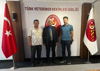 Tarım ve Orman Bakanlığı Hayvancılık Genel Müdür Yardımcılarından Veteriner Hekim Dr. İbrahim ÖZCAN ile oğlu İlker Ayhan Birliğimizi Ziyaret Etti